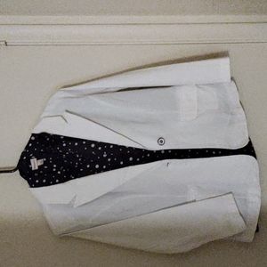 HiView Large size white jacket, one front button. Cotton blend.